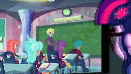 MLP Equestria Girls Friendship Games-Hay algo más Afuera [Latino)