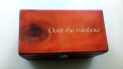 Over the rainbow - pinewood - music box