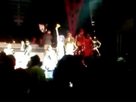 troya space moi en charmante compagnie