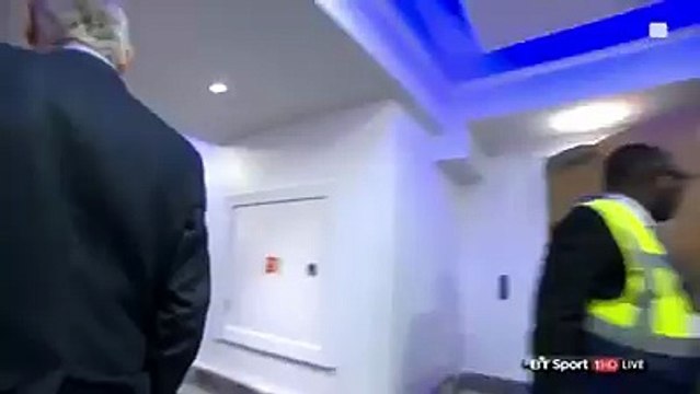 أرسين فينغير بعث مورينو يقضي ههههه ملا سلعة