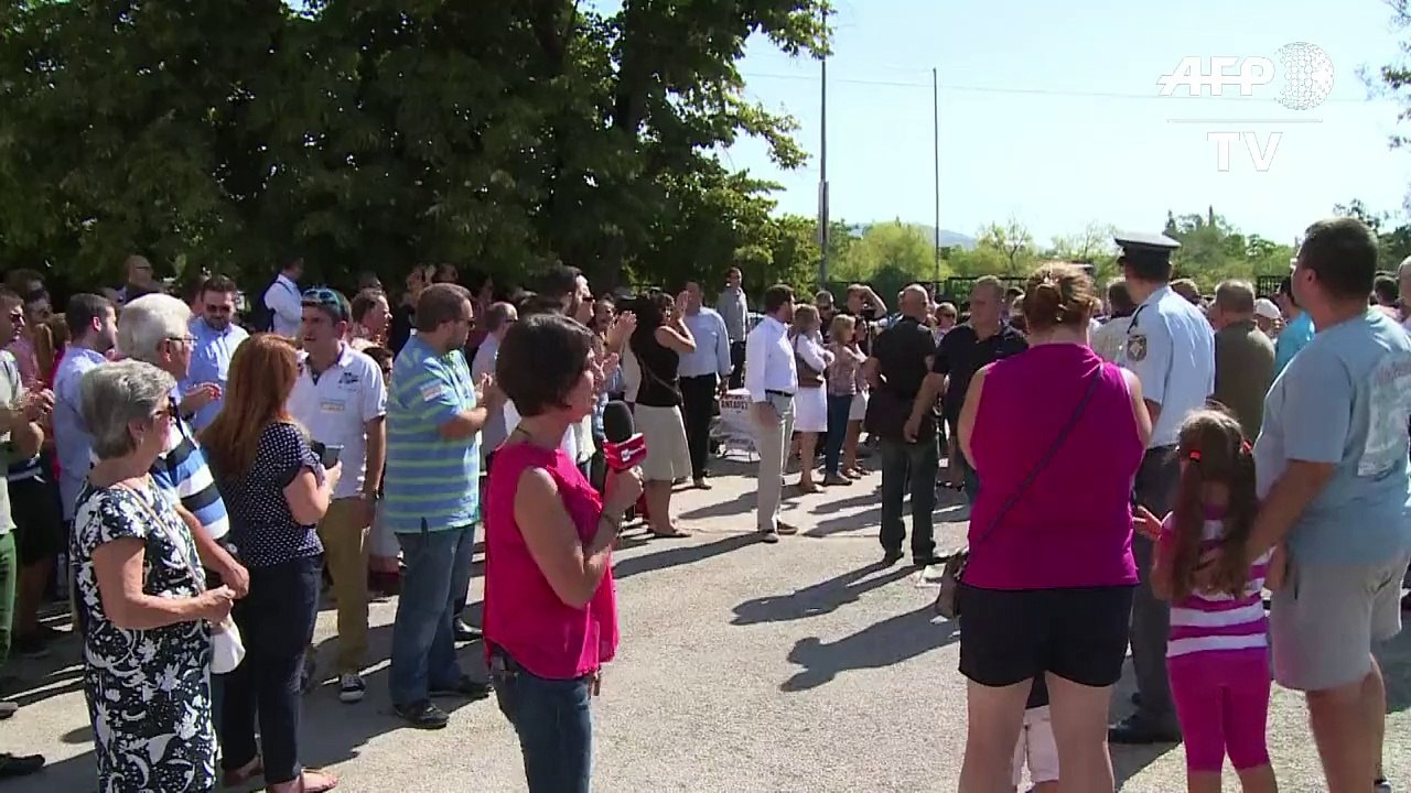 Tsipras fights for second chance in knife-edge Greek vote