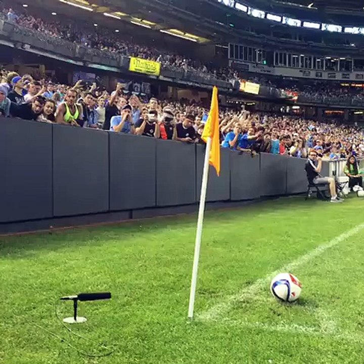 MLS - Le corner presque rentrant de Pirlo