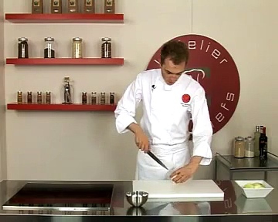 Technique de pro pour ciseler un oignon