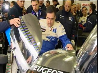 Fillon pilote la Peugeot 908