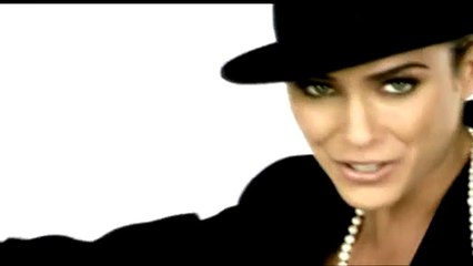 Le nouveau clip sulfureux de Clara Morgane