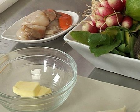 Marinade de St jacques et aumônières de radis rouge et noir au chèvre frais