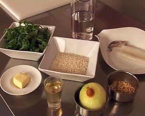 Calamars farcis au risotto et pesto de roquette