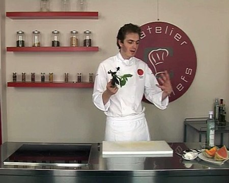 Salade de pastèque et melon au basilic, éclats de chèvre frais