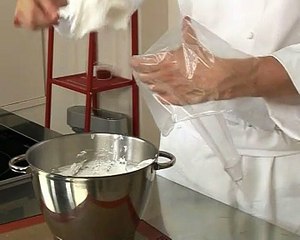 Utiliser une poche à douille