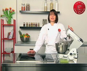 Ile flottante, crème anglaise au basilic et meringue aux graines de pavot