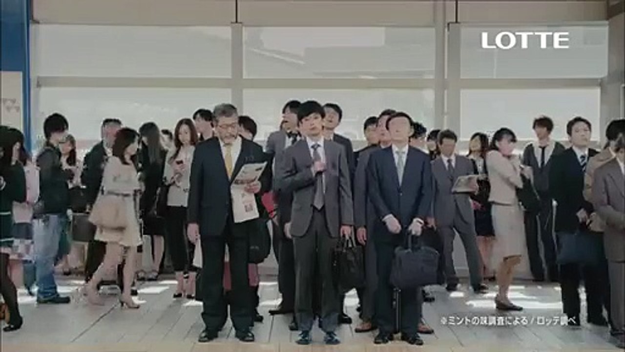 Un chat géant dans une pub japonaise Vidéo Dailymotion