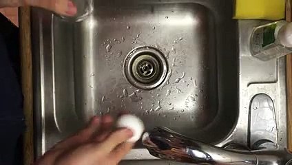 Le moyen le plus facile et le plus rapide pour écaler un oeuf dur !