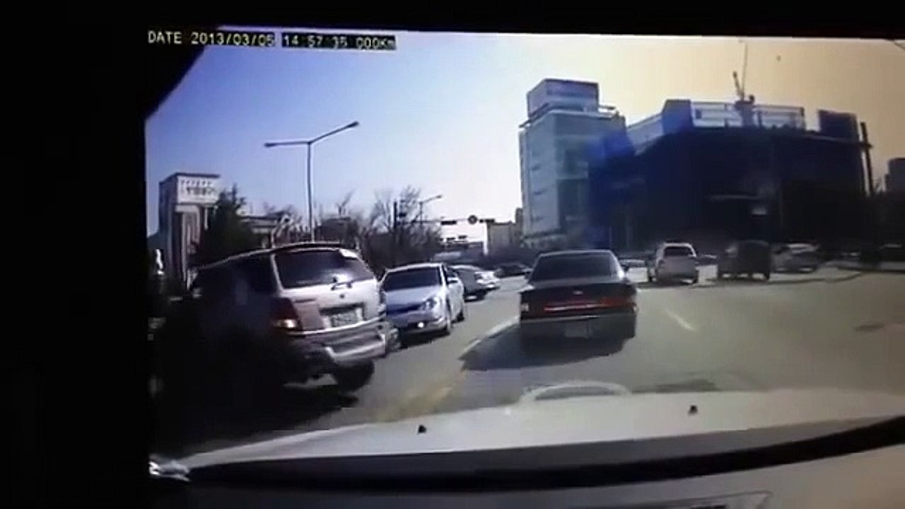 역사상 최고의 김여사 블랙박스 영상ㄷㄷㄷ
