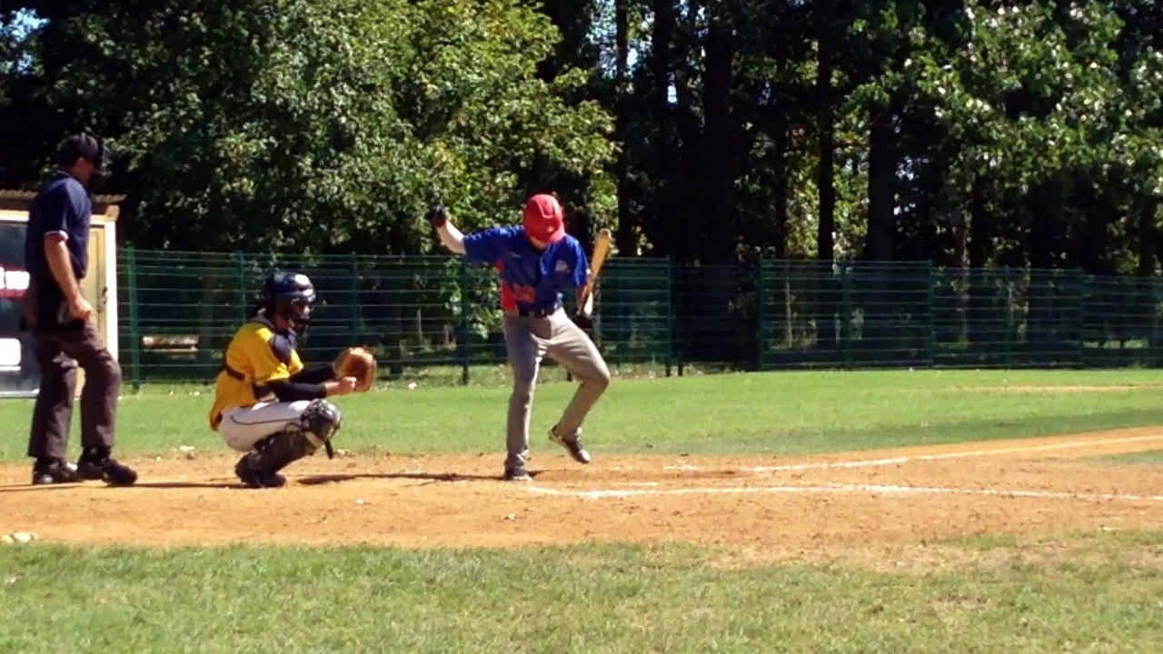 Nolan Soliveres-hitting live-sept2015