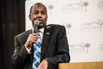 Republican candidate Carson says Muslims unfit to be U.S. president