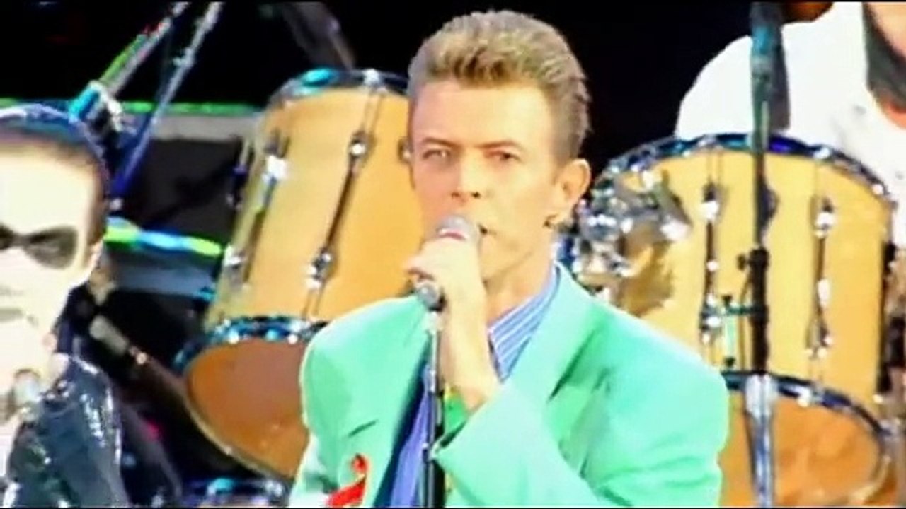 QUEEN feat ANNIE LENNOX feat DAVID BOWIE - Under pressure [LIVE HD]