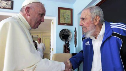 Fidel e papa Francisco trocam presentes