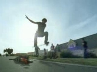 Goodyear - Skateboarder vallen