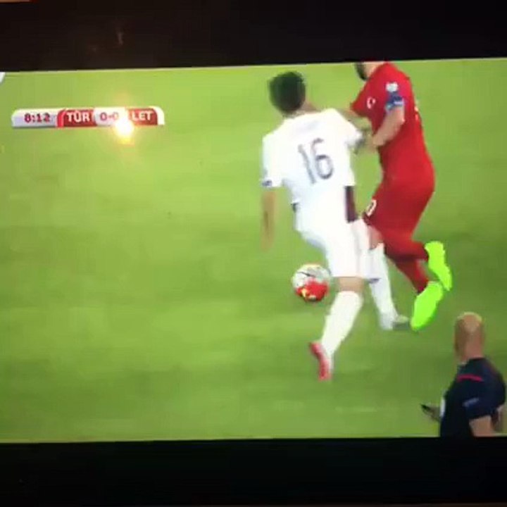 Great piece of skill from Arda Turan!