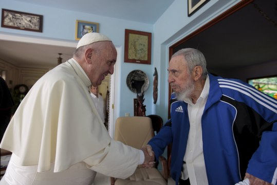 Rencontre historique entre Fidel Castro et le pape François