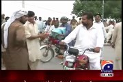 Young Doctors Pelted Eggs On Health Minister Of Punjab Khawaja Salman Rafiq