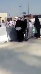 Height Of Shame – See How Saudi Security Officers Treat Male And Female Pilgrims (Really Shameful)