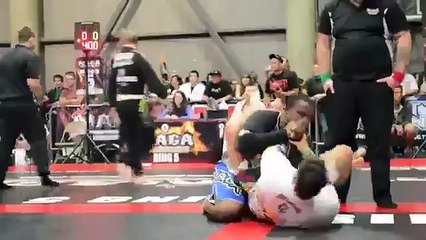 MMA Fighter Farts In Opponent's Face, Causes Him To Vomit All Over Mat (Video)