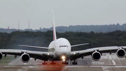 STORM !! Airbus A380 CROSSWIND Landing at Düsseldorf -
