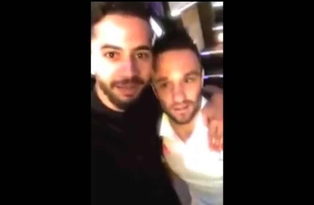 Mathieu Valbuena trollé à l'aéroport par un supporter de Marseille