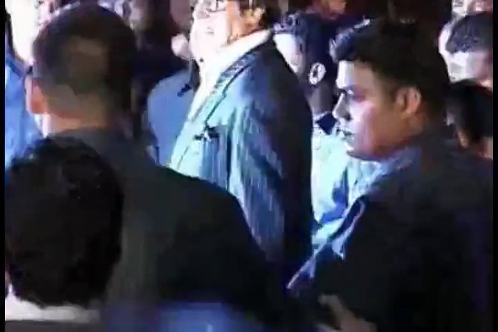 Amitabh Bachchan at the premier of CHITTAGONG