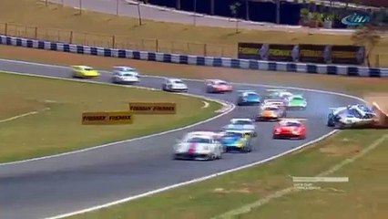 Havada sayısız takla attı !