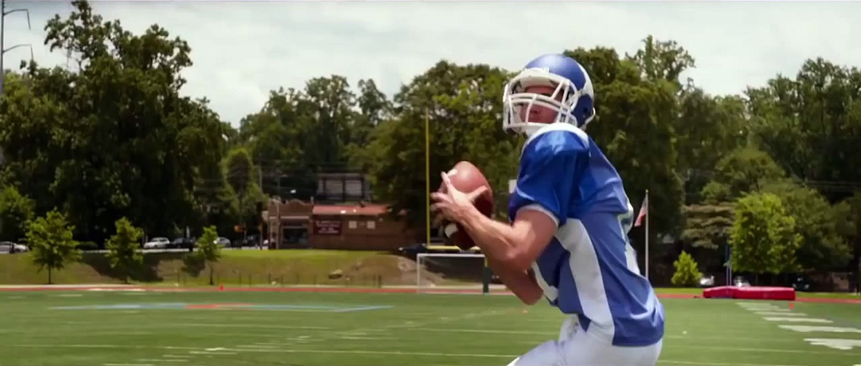 The DUFF Official Trailer #1 (2015) - Bella Tho...