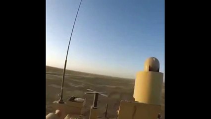 L'Hallucinante Onde de Choc provoquée par une grosse Bombe dans le Désert