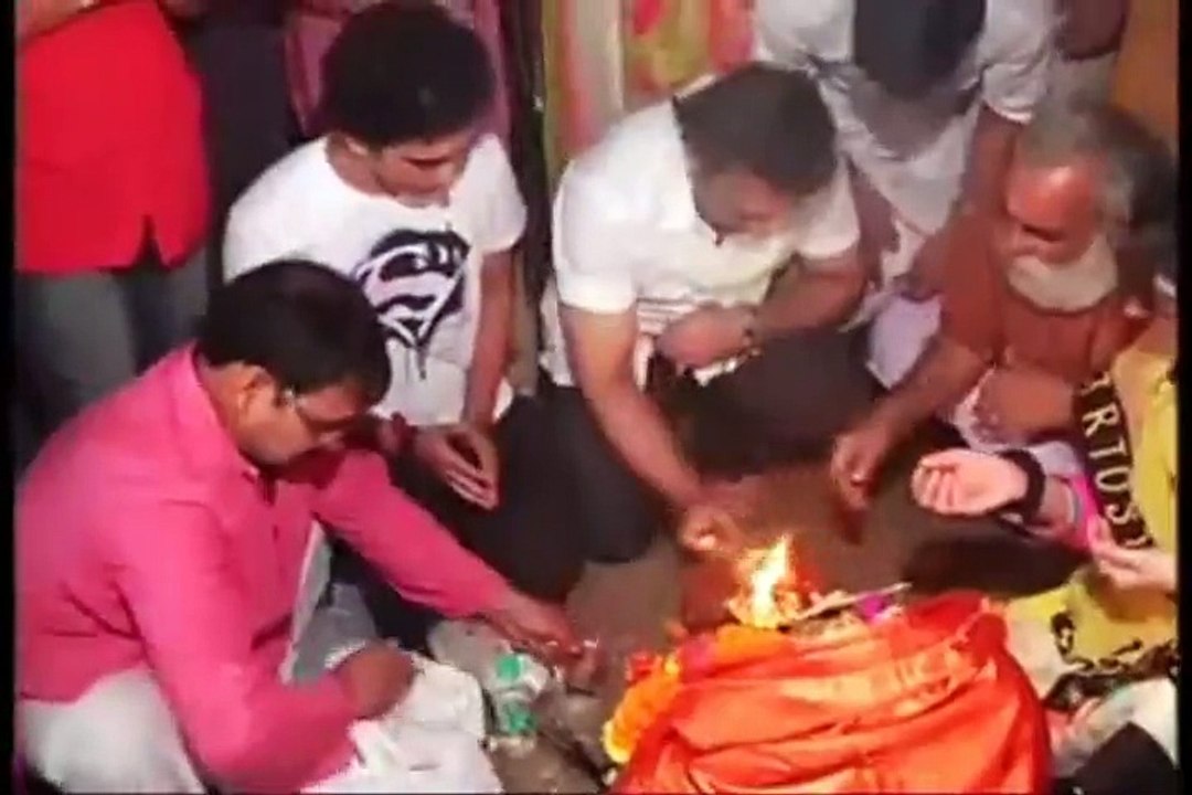 Govinda does Ganpati Visarjan 2012