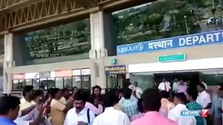 Actor Sivakarthikeyan attacked by kamal fans at Madurai airport _ News7Tamil