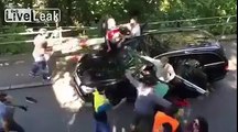 Turkish car on full spped hit Kurdish mob which attacked another Turkish driver