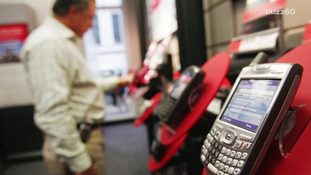 Robbers accidentally steal fake phones from Verizon store
