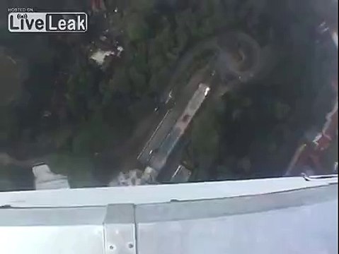 LiveLeak.com - base jumper fakes fall