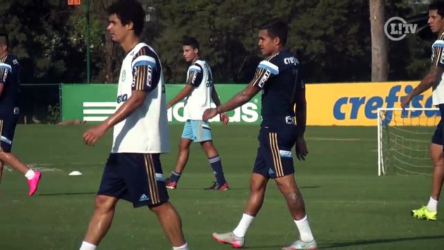 Ele está voando! Dudu faz golaços e dá show em treino do Palmeiras