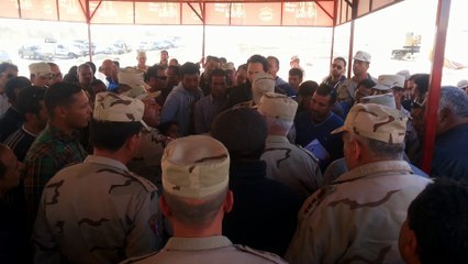 اللواء كامل الوزير المشرف على قناة السويس الجديدة مع المقاولين فبراير 2015