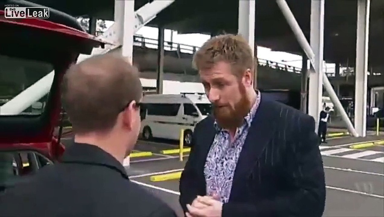 LiveLeak.com - Arresting Uber on ABC Lateline #ubered [Australian anti-Uber vigilante activist Russell Howarth]