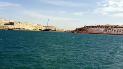 قناة الاتصال رقم 2 الرابطة بين قناة السويس الحالية والجديدة وأعمال التكريك بها 21فبراير2015