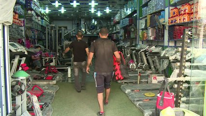 Chalecos salvavidas y clases de natación para viajar a Europa