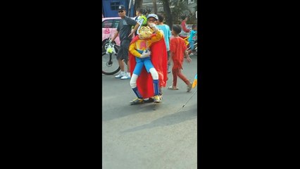 Pertunjukan puppet yang bikin senyum senyum, lucu