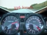 Moto a velocità folli che prende per il culo la polizia!!!