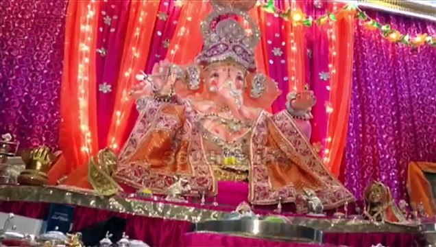 PREM RATAN DHAN PAYO Actor Neil Nitin Mukesh Performs GANESH AARTI- Ganesha Utsav celebration 2015