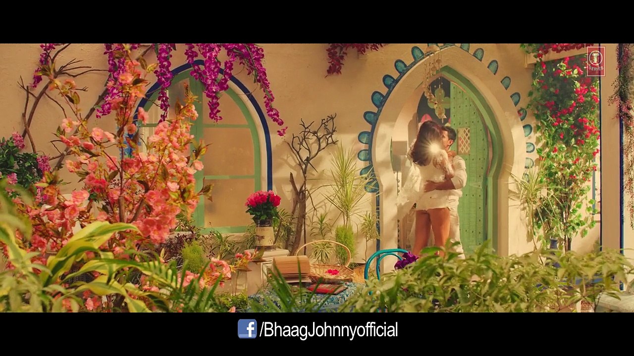 Iss Qadar Pyar Hai VIDEO Song - Ankit Tiwari - Bhaag Johnny
