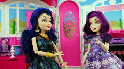 Ben Picks Mal or Audrey as Girlfriend and Gets a Spell from Maleficent. DisneyToysFan