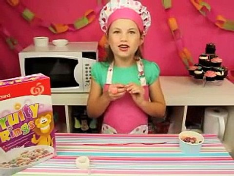 EDIBLE RAINBOW BRACELET princess party idea very easy froot loops treat