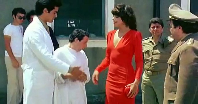 Lino Banfi massacra di botte il povero Alvaro Vitali